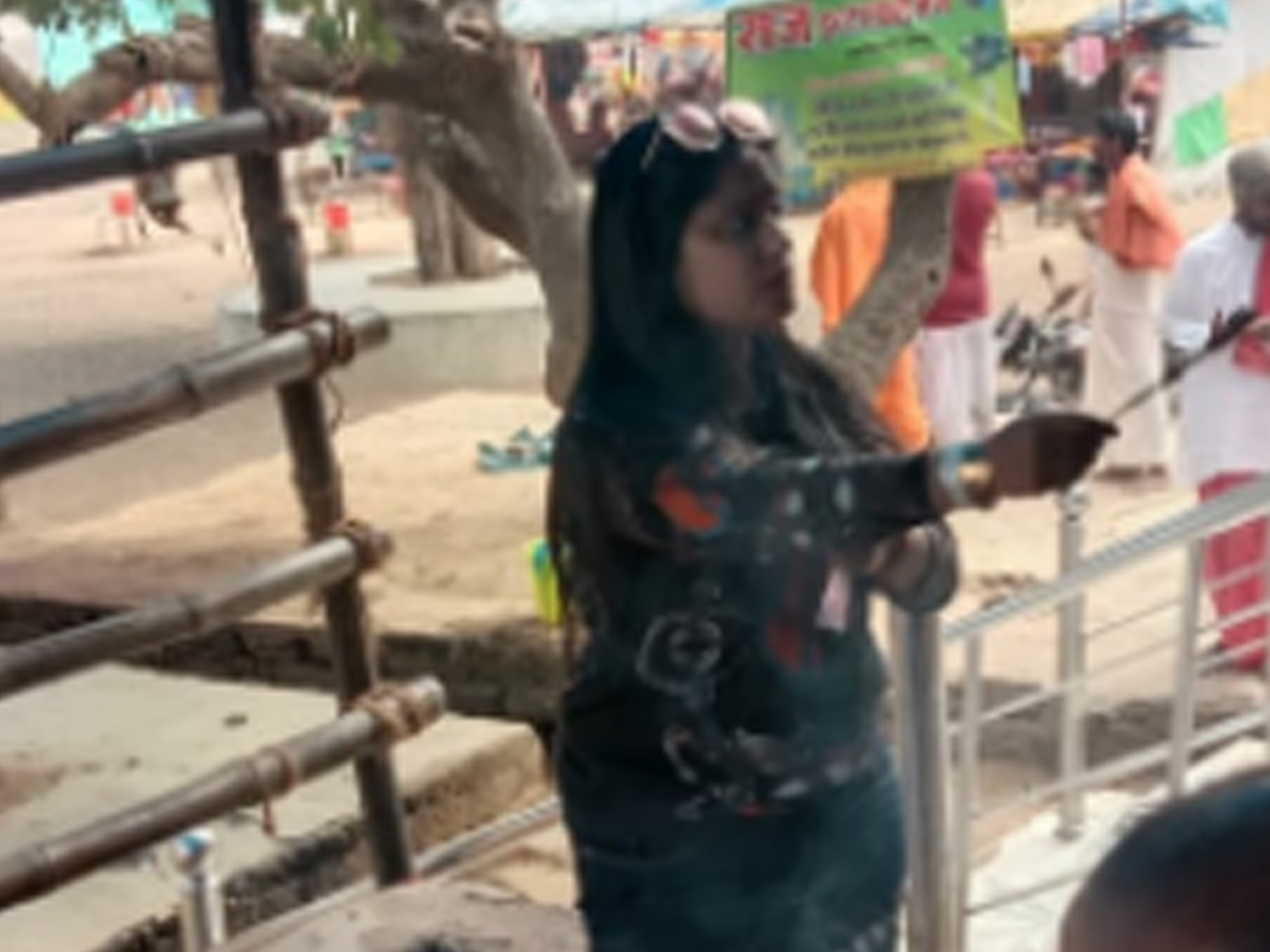 dewari-visit